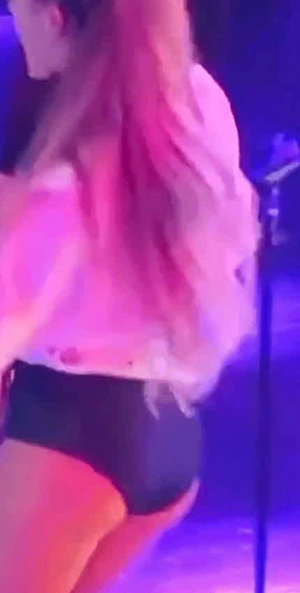 bro imagine her bouncing that fat lil ass up and down ur dick.. Her fat cheeks jiggling as she throws that shit back 🥵