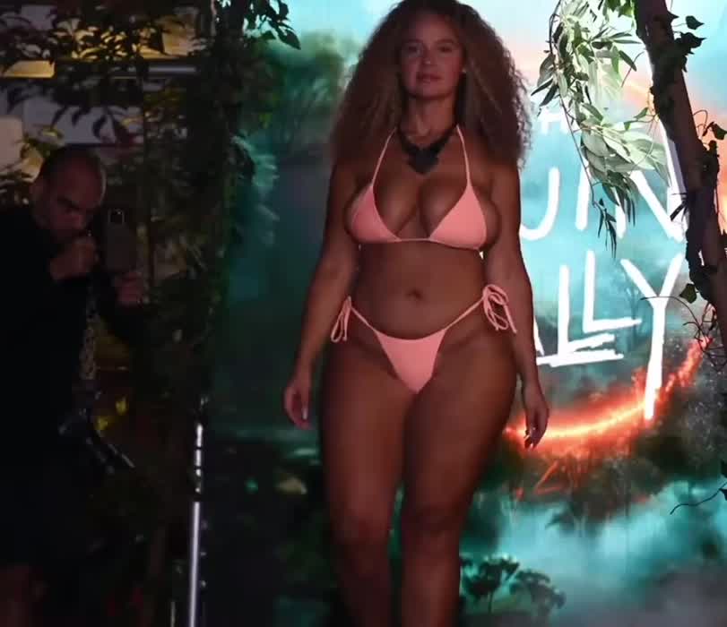 Pamela Alexandra (Euforia Swimwear Fashion Show, 2024)
