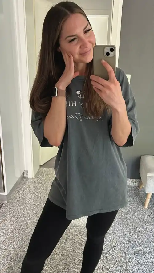 Milfs need milf friends F35