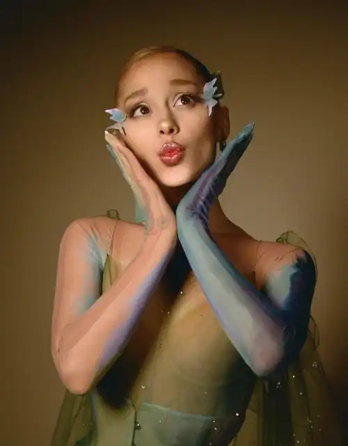 Ariana for her live perfomance at the met gala 5/6/24