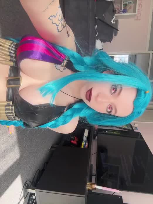 Jinx from League of Legends by CyberlyCrush