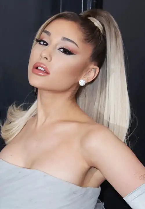 Ariana Grande has perfect glossy dick-pillow lips combined with an ideal petite body that was made to be thrown around during sex. Just wanna pound all her holes and shower her in piss