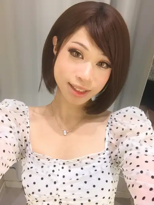 I don’t usually smile for selfies but here’s a rare one 👁U👁