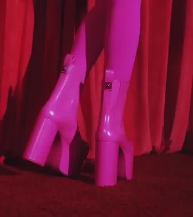 Jenna in pink so cute