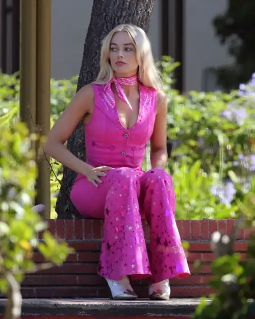 It is the one year anniversary of Barbie releasing in theatres! Time to celebrate with a long Margot session! DM to join!