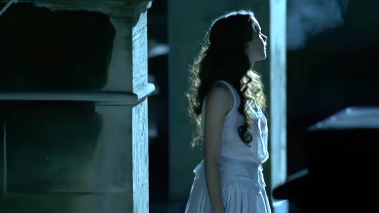 [Nipple] Felicity Jones in 'Servants' (2003)