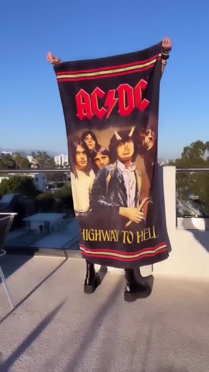 Towel drop | Instagram April 2024