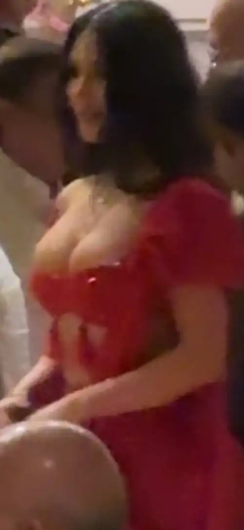 MOMMY MILKERS