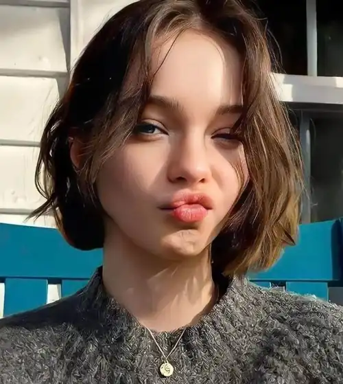 Hello 😘