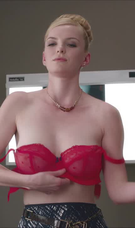 Betty Gilpin
