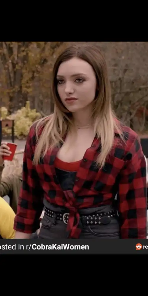 I wanna grab Tory’s hair my in fist and fuck her mouth