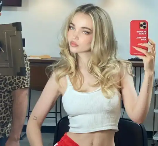 Dove cameron