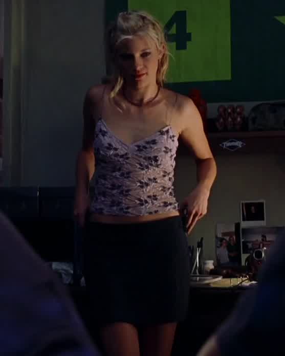 [Topless] Amy Smart in Road Trip (2000)