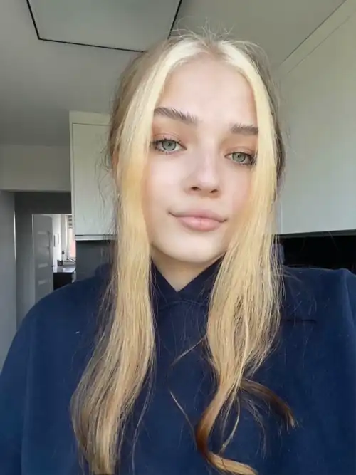 just another blonde to make u smile