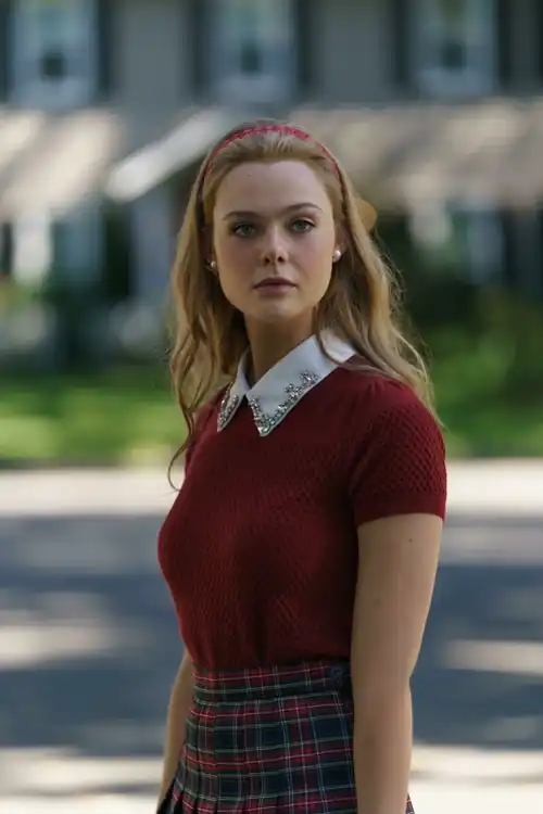 Elle Fanning screencap from The Girl from Plainville