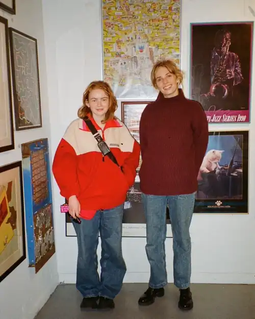 Sadie Sink and Maya Hawke (December 2023 | 📸 Lauryn Jade Flynn)
