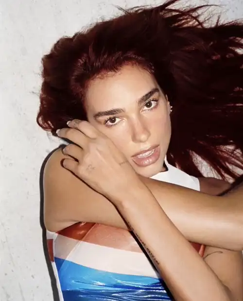Dua with red hair | IG post October 2023