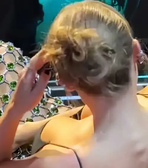 Spectacular cleavage 😍💦💦