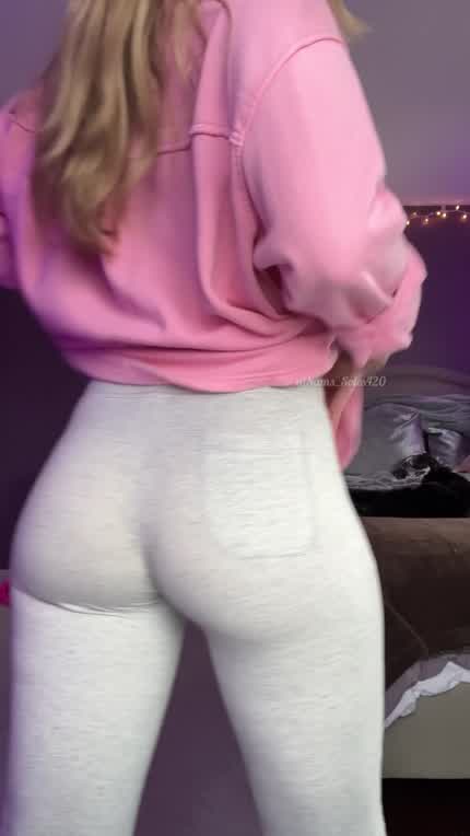 Yes, that’s a real pocket :)