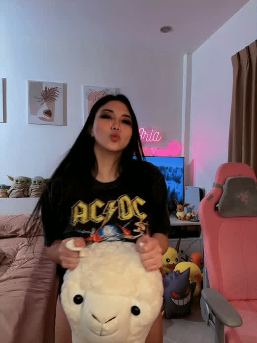 Is my weird personality a turn on or turn off for you? [drop]