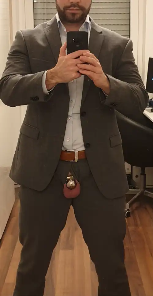 Suited and locked up! 🙇🏻‍♂️👔🔐