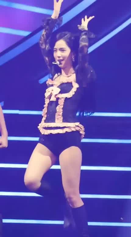 Jisoo's sexy thighs