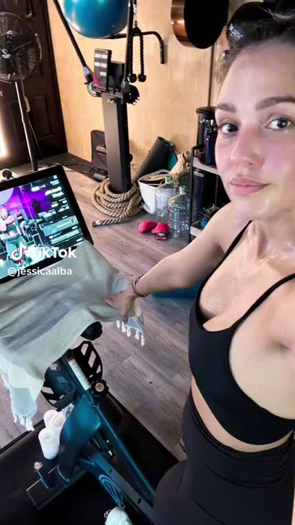 Jessica Alba Sweaty Workout