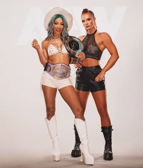 Mercedes Moné & Kamille