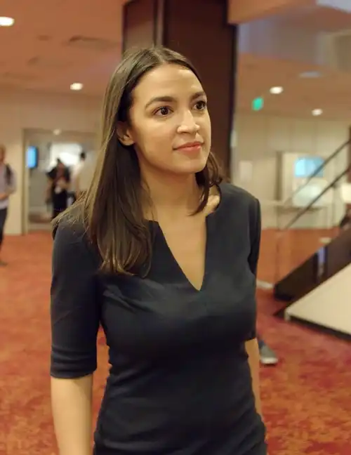Mommy AOC made me into such a beta. I cum in my pants seeing her 🙈