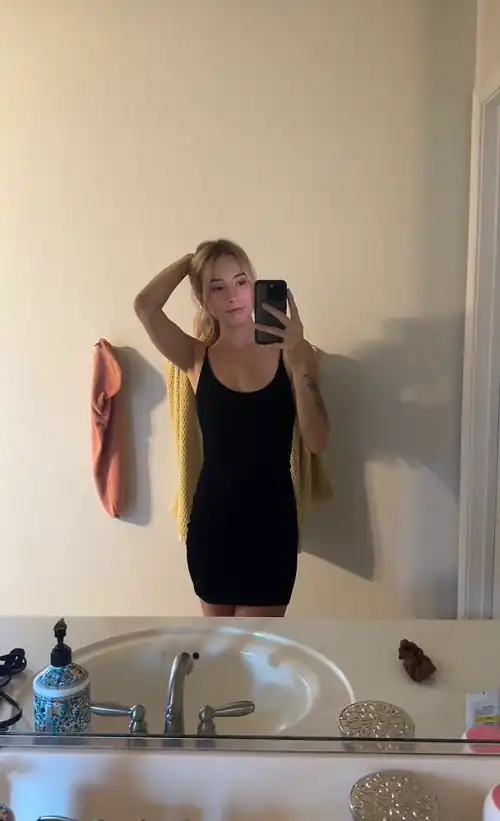 How does this dress fit me