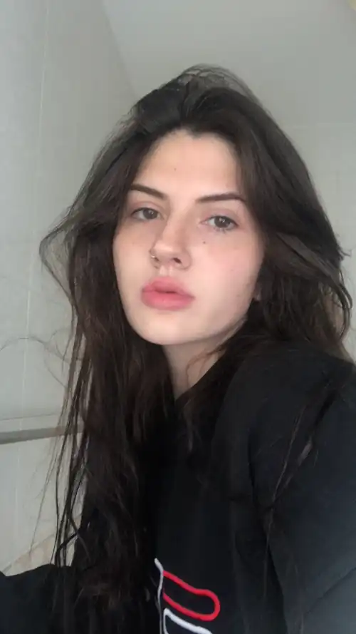 i live in a place where gay girls are few and far in between... thank you to the ladies on this sub for giving me my proper dose of beautiful women