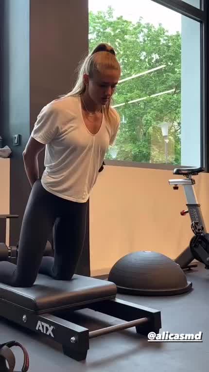She should show her ass more