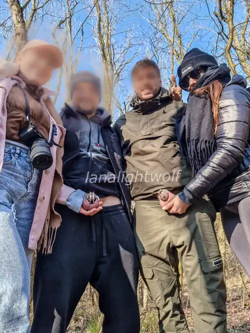 A little snapshot from our last walk with our friends 