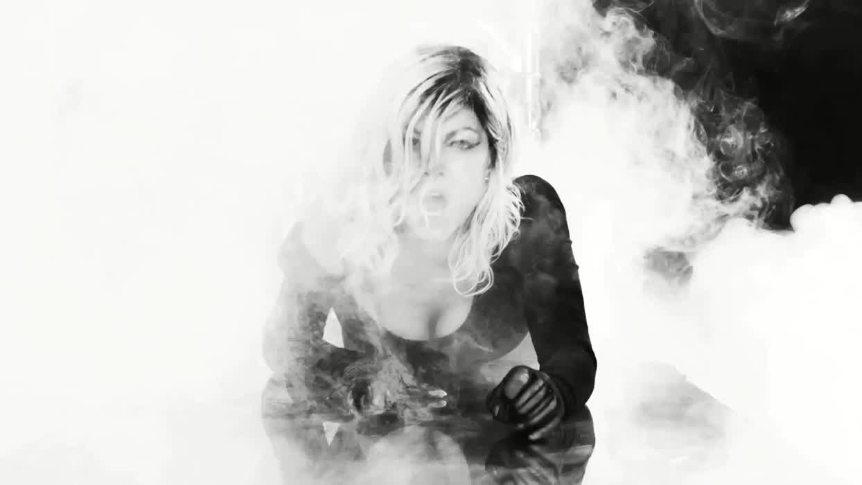 a black and white video. but that has POWER! 😲👉🏼👉🏼👉🏼 #FeRGiE_PReMiUM_MiLF