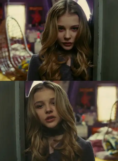 Chloë in Dark Shadows