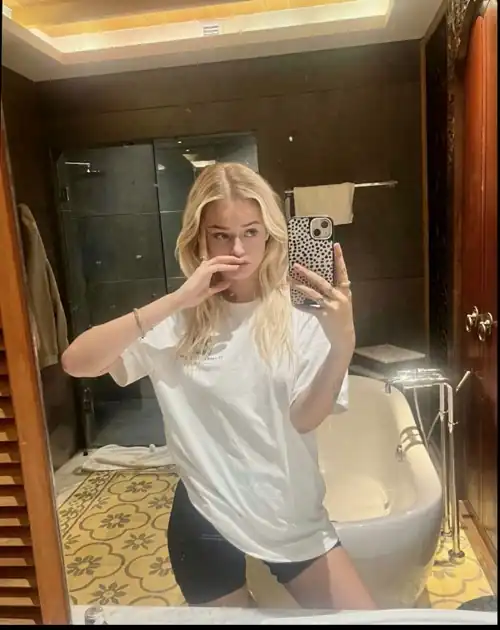 Feels like my pale skin always fails to attract guys..