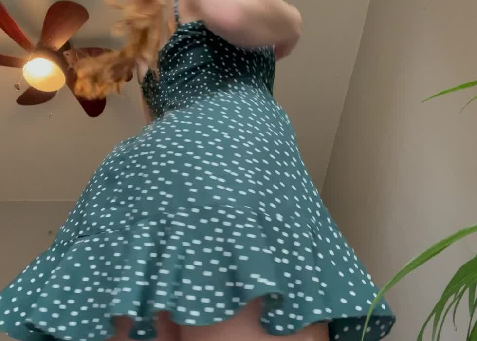 I like wearing dresses like this because it’s easy to unwrap me 😇