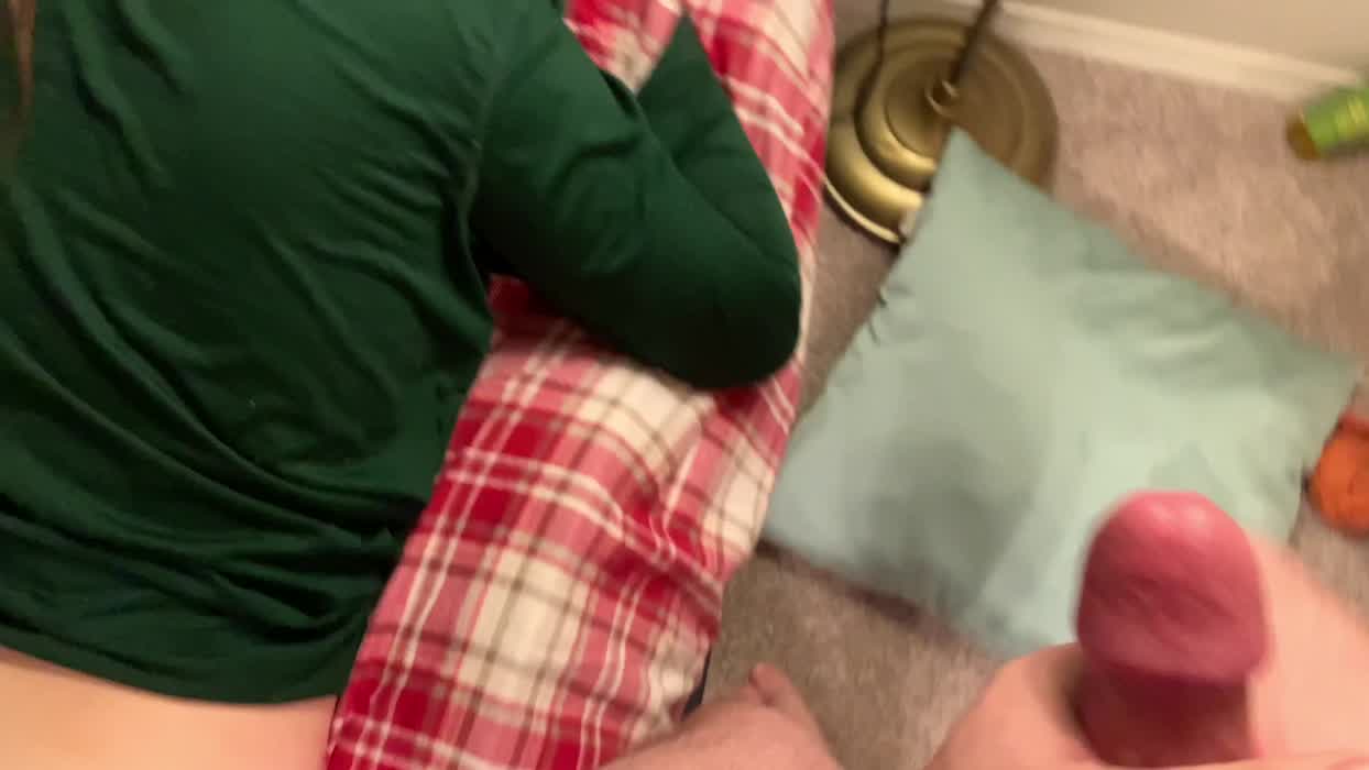 Hit that up arrow if you’d cum on my face while I was asleep (it’s my favorite way to be woken up)