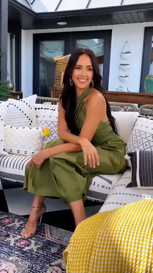 Yummy Jessica Alba