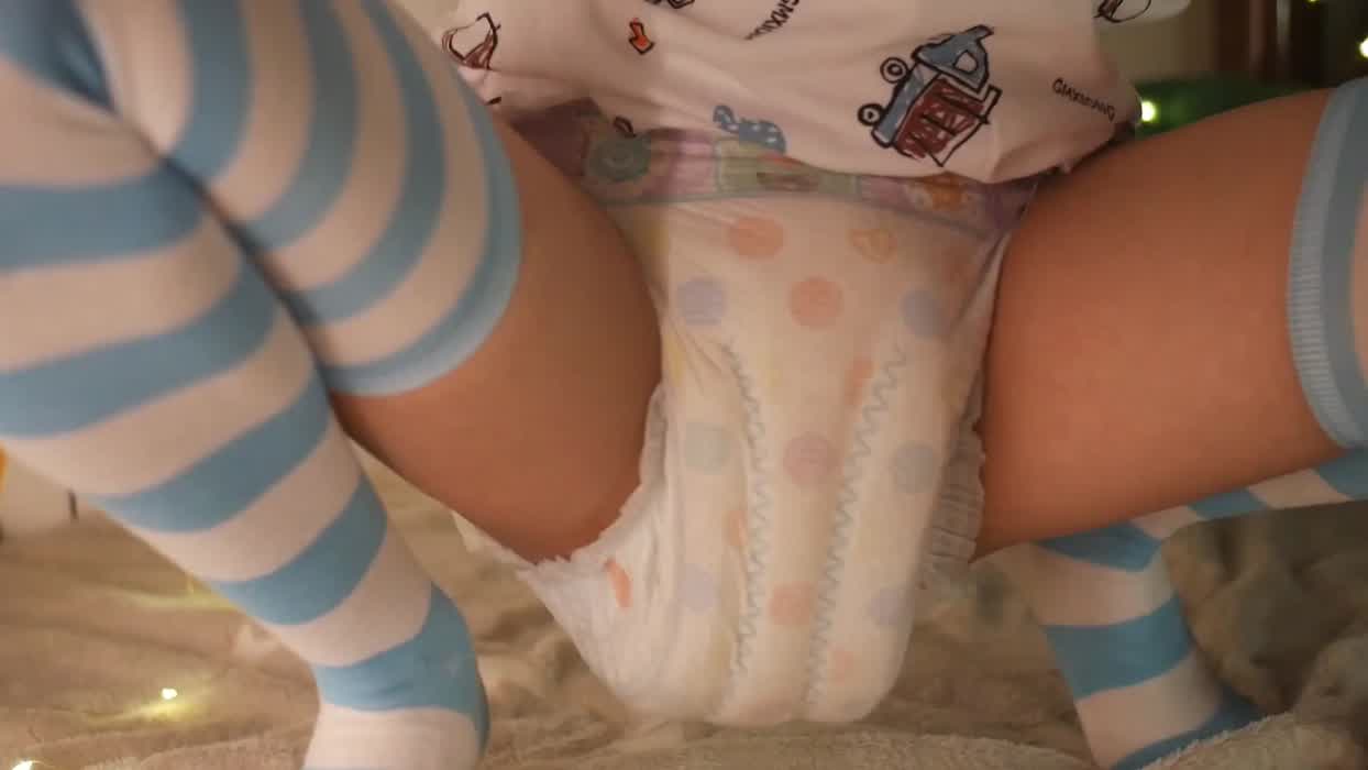 Filled to the brim! My soaked and mushy pampers are almost to the floor 😅