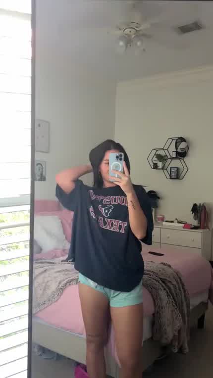 Sending dad a short vid while he’s at work :D