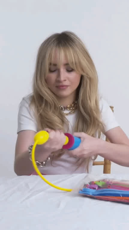 Sabrina Carpenter Handjob