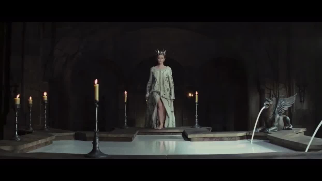 Snow White and the Huntsman (2012)