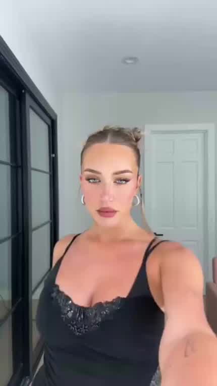 Stassie in all black, last night