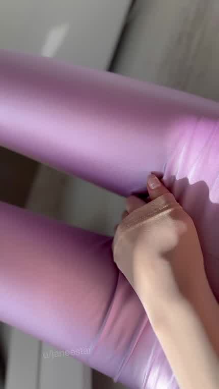 Would you like to touch me the same way ? 😋