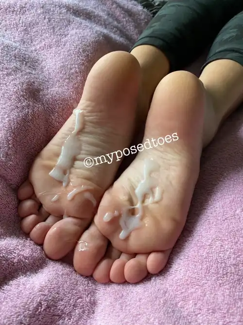 I love it when my soles are drenched in cum 💦😉