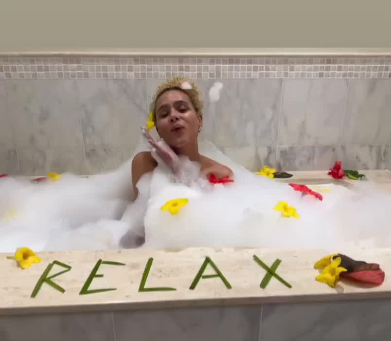 Nathalie relaxing in the bath | July 2024 