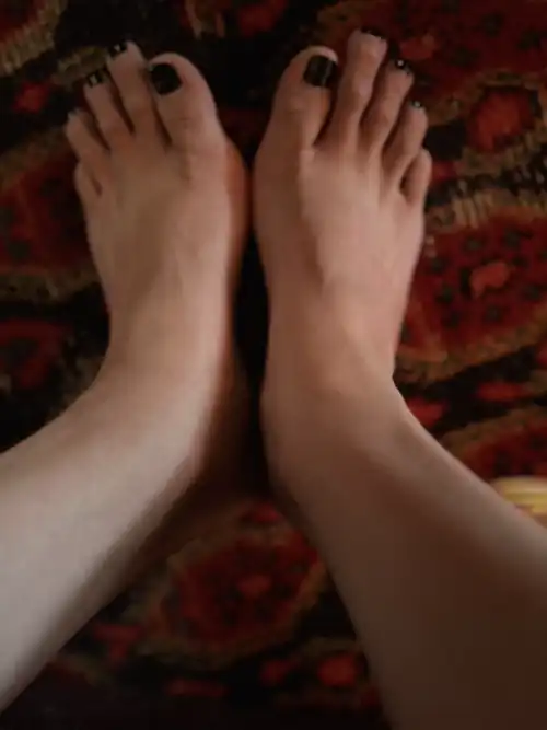 The things I want to do to you with my long toes 🤭