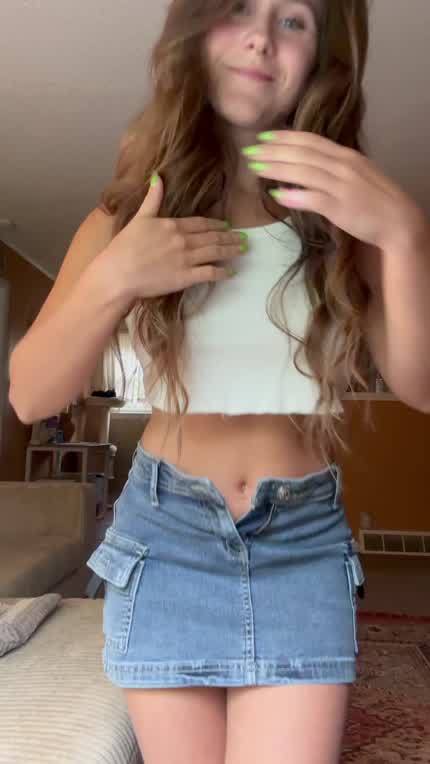 Summertime means no panties and very short skirts 