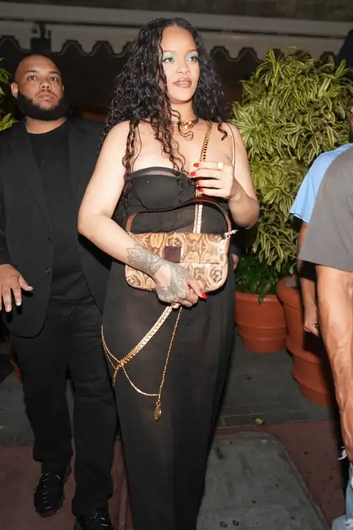 RiRi Again On Miami Date Night